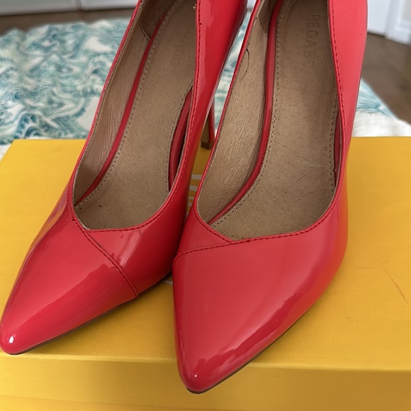 Coral pointed toe heels - Picture 5 of 5